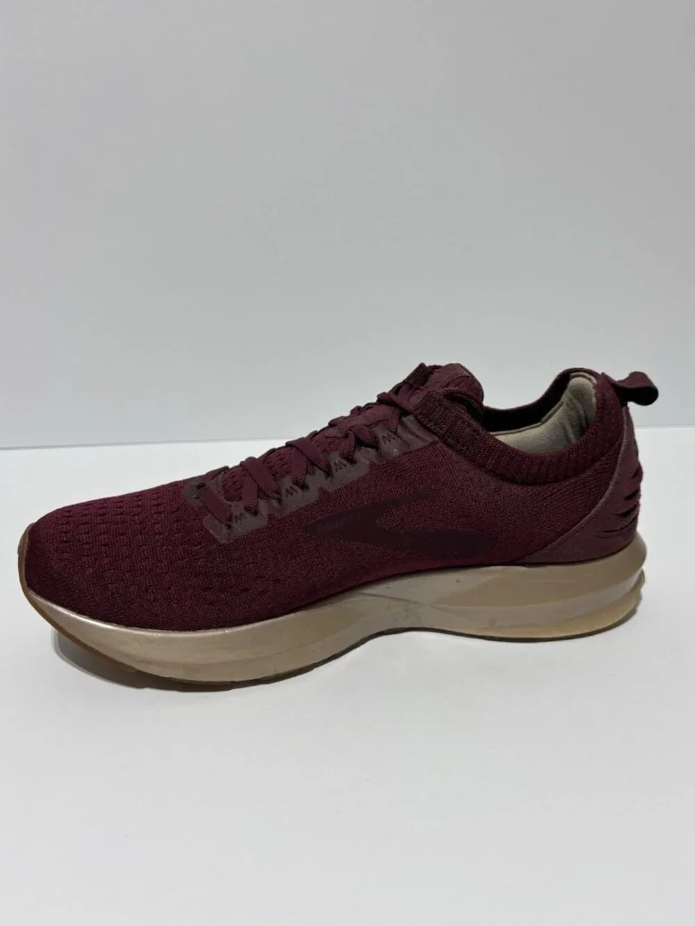 Brooks Women’s Levitate 2 Burgundy Running Shoes, Size 9 M